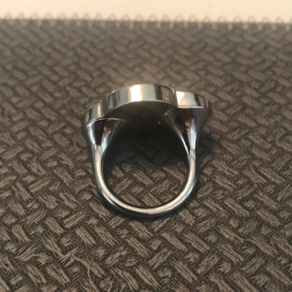 Ring - Picture 3 of 3